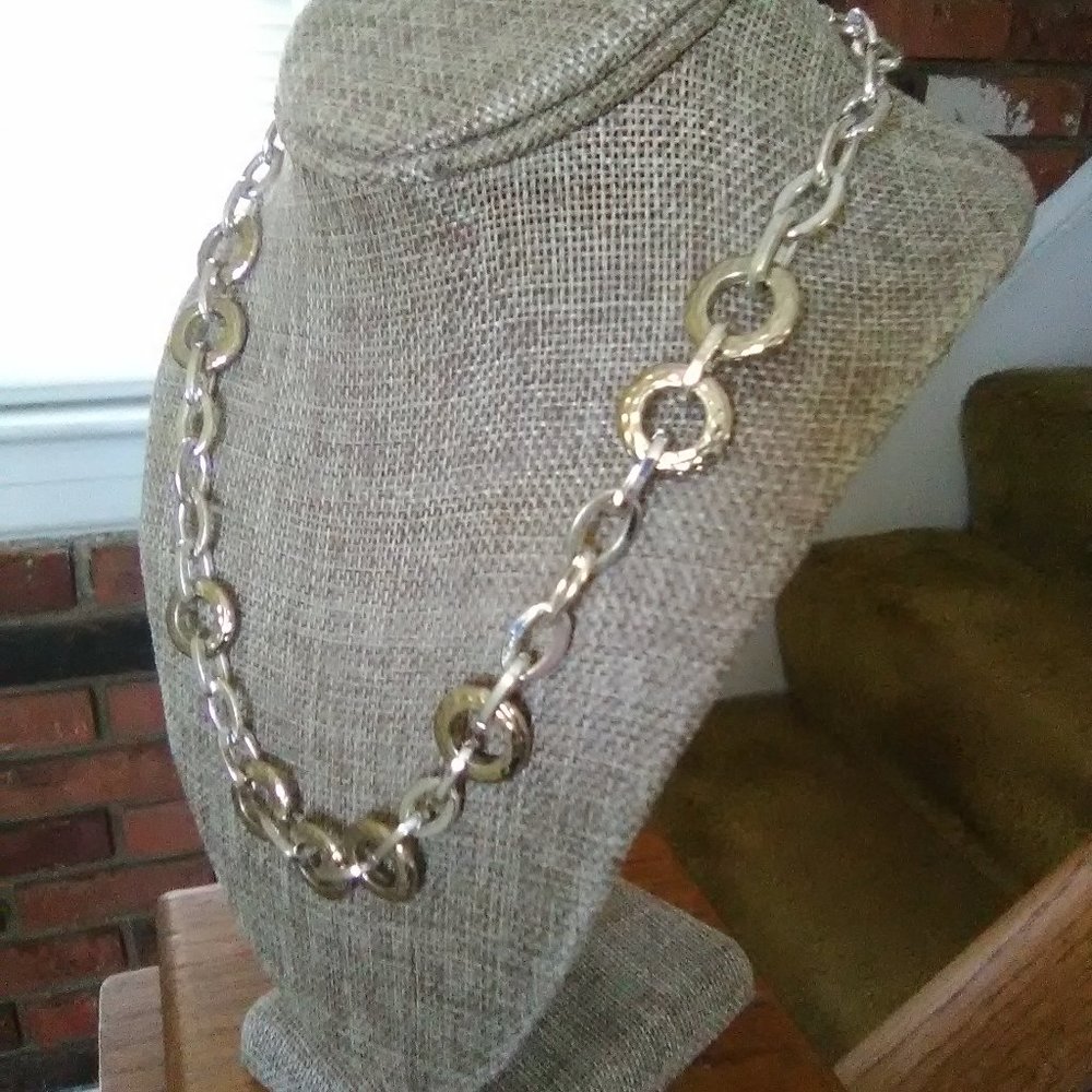 Chain Link Necklace - Picture 5 of 10